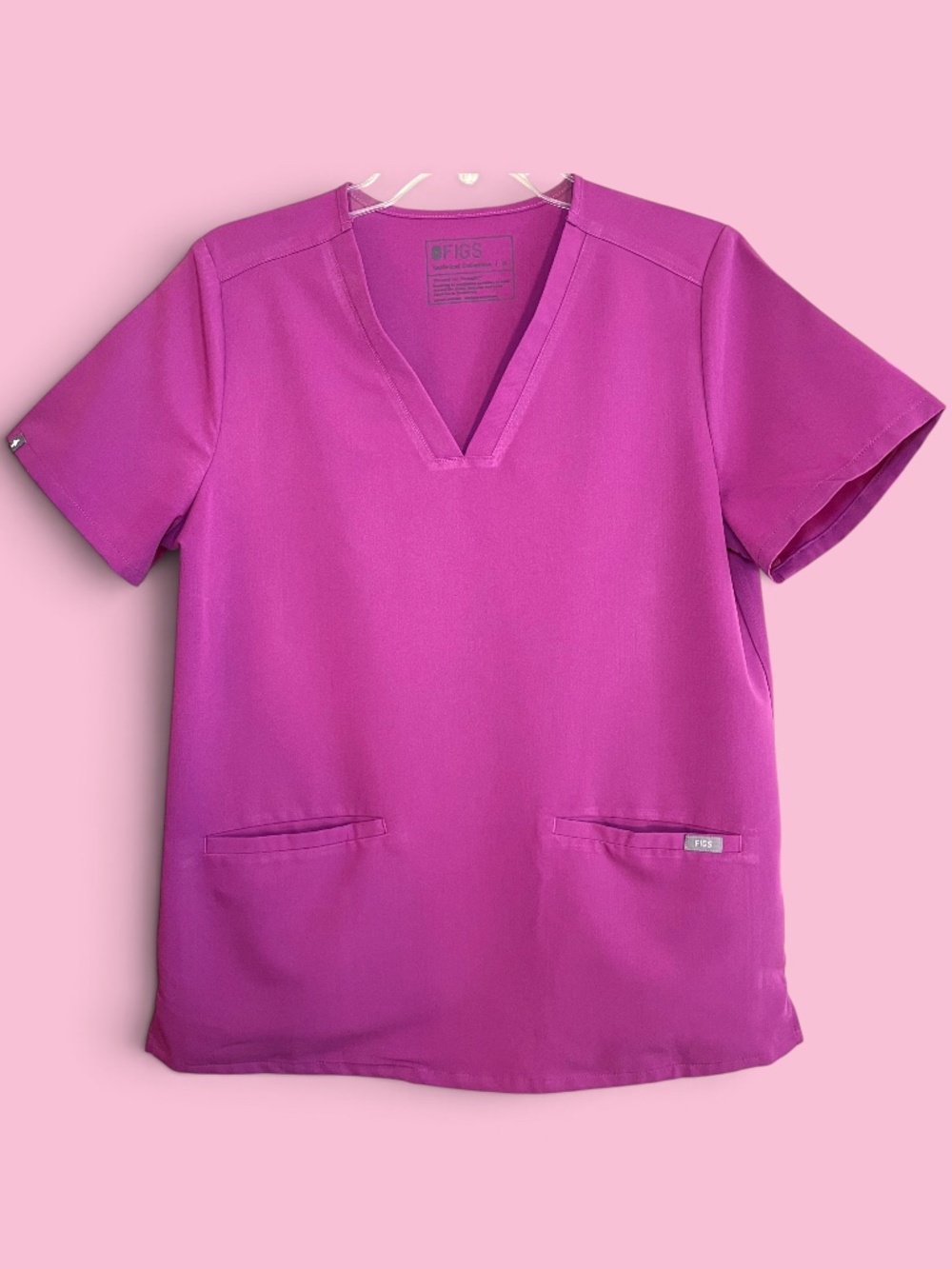 Figs Bright Fuchsia (#3117) Three Pocket Casma Scrub Top Size M